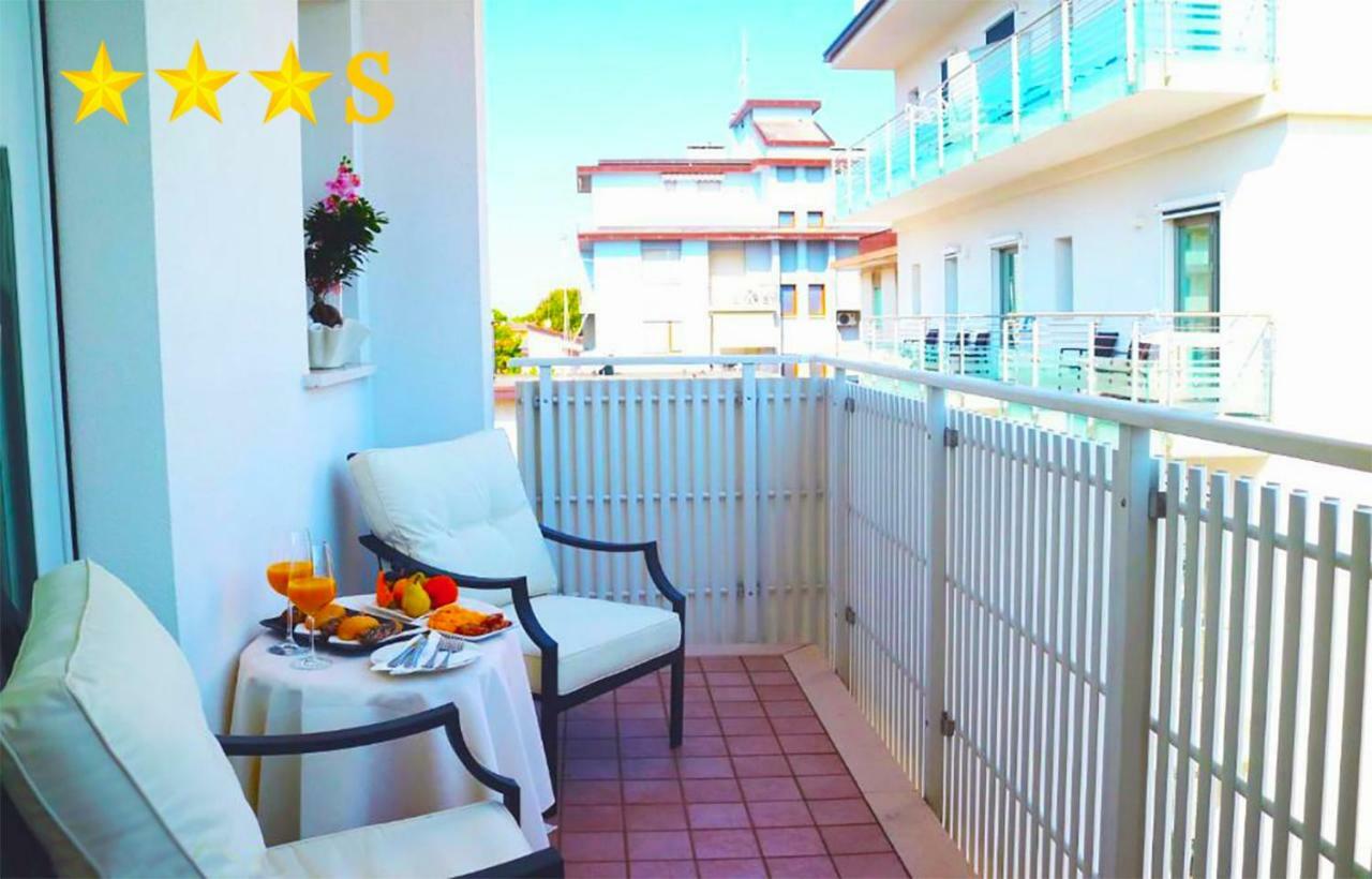 Hotel Rossini 4S Lignano Sabbiadoro Buitenkant foto